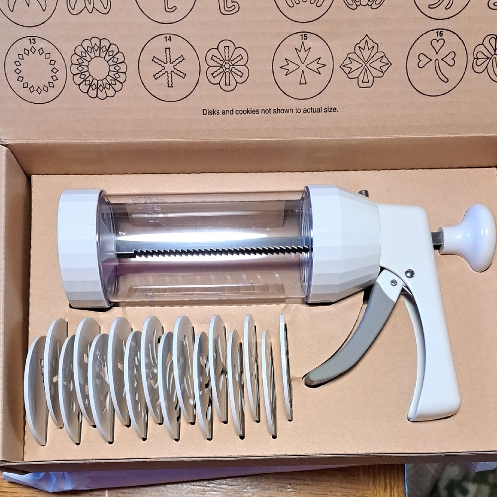 Pampered Chef Cookie Press with Discs